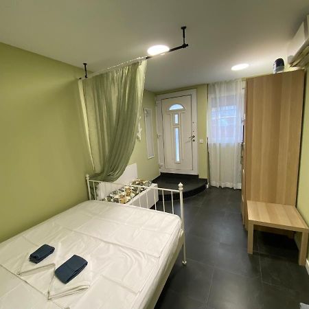 Nirvana'S Compact Studio Lägenhet Thessaloníki Exteriör bild