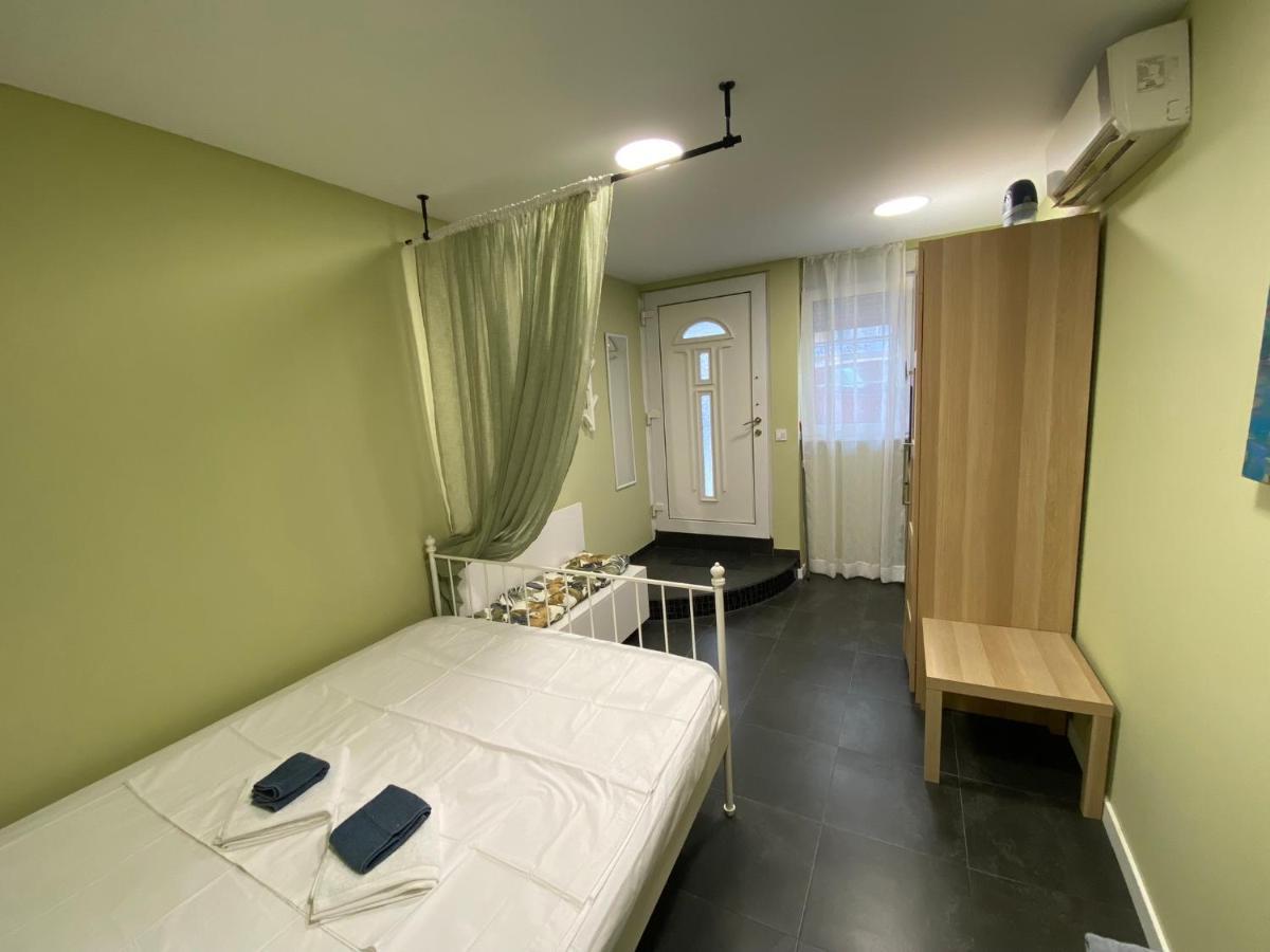Nirvana'S Compact Studio Lägenhet Thessaloníki Exteriör bild